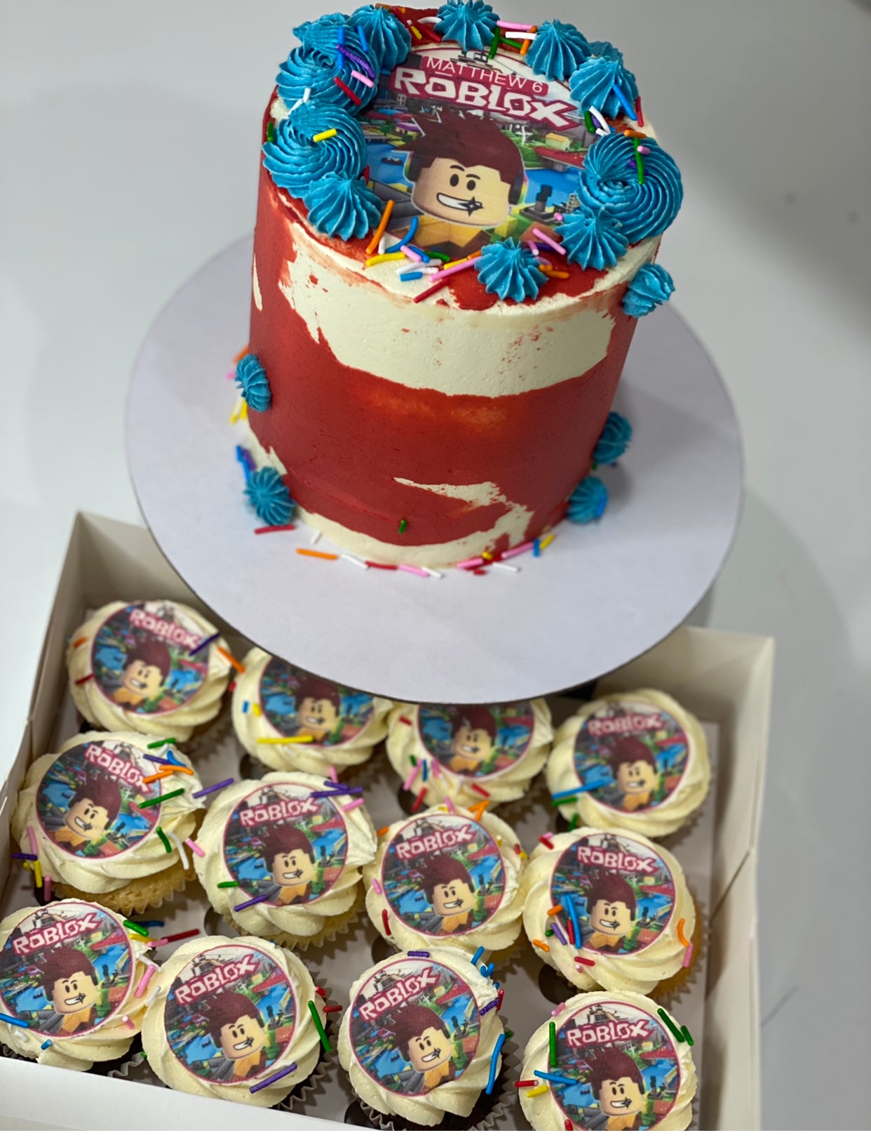 6" ROBLOX cake + 24 mini cupcakes