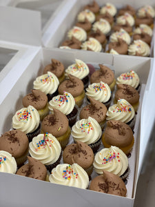 24 Basic box cupcakes