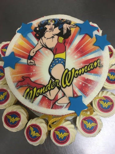 6" WONDER WOMAN cake + 24 mini cupcakes