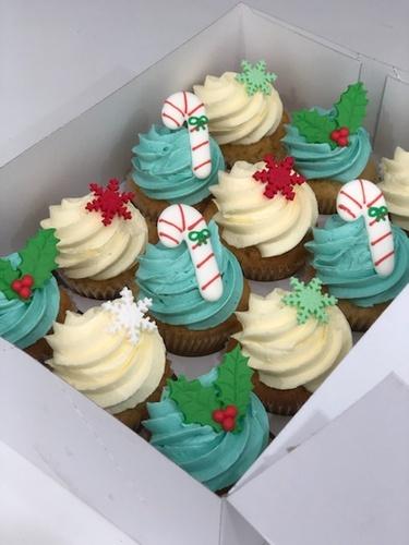 Christmas Cakes Are Great Gifts: Order Online Now!