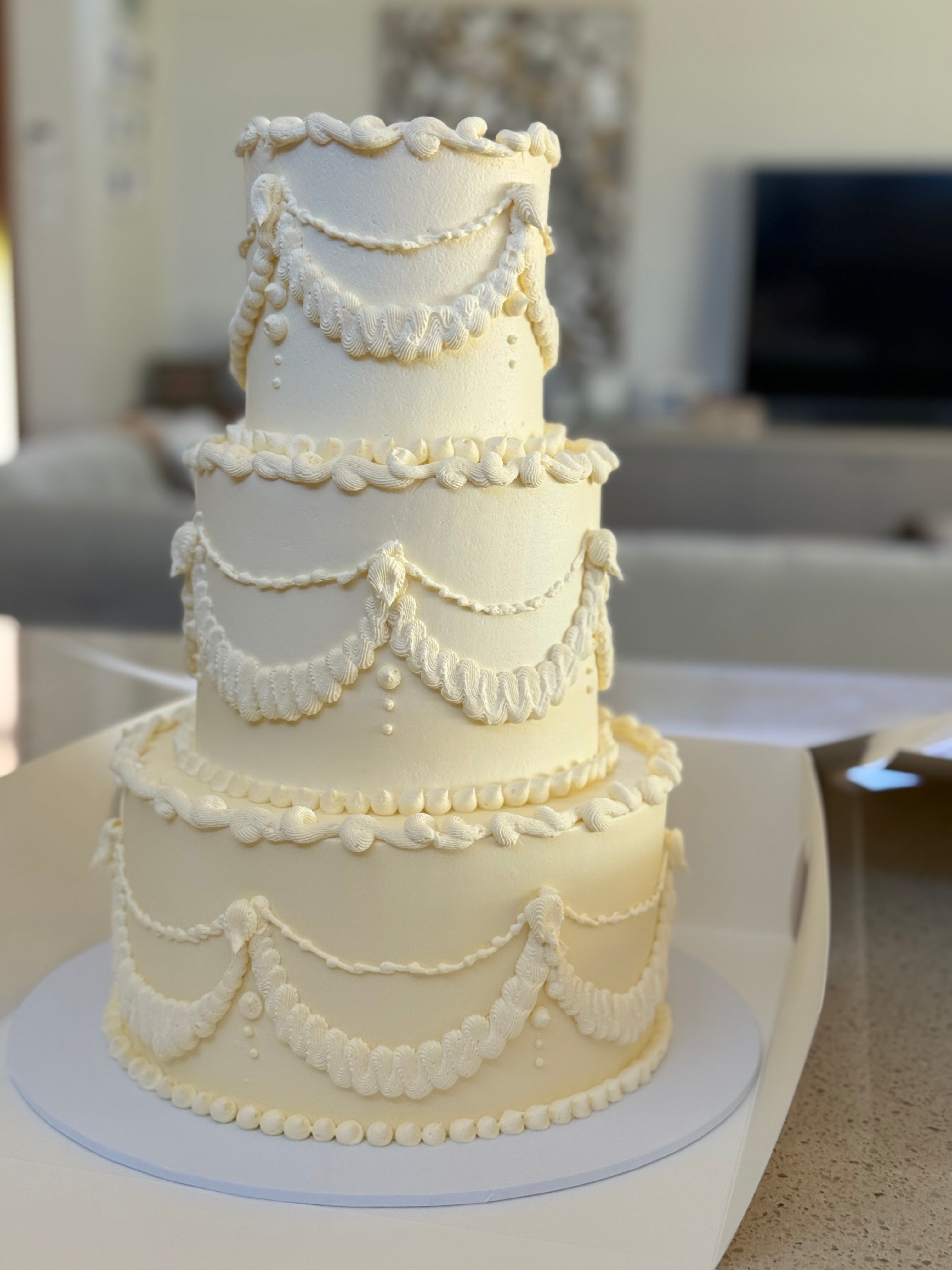 *3 tier-vintage retro love story