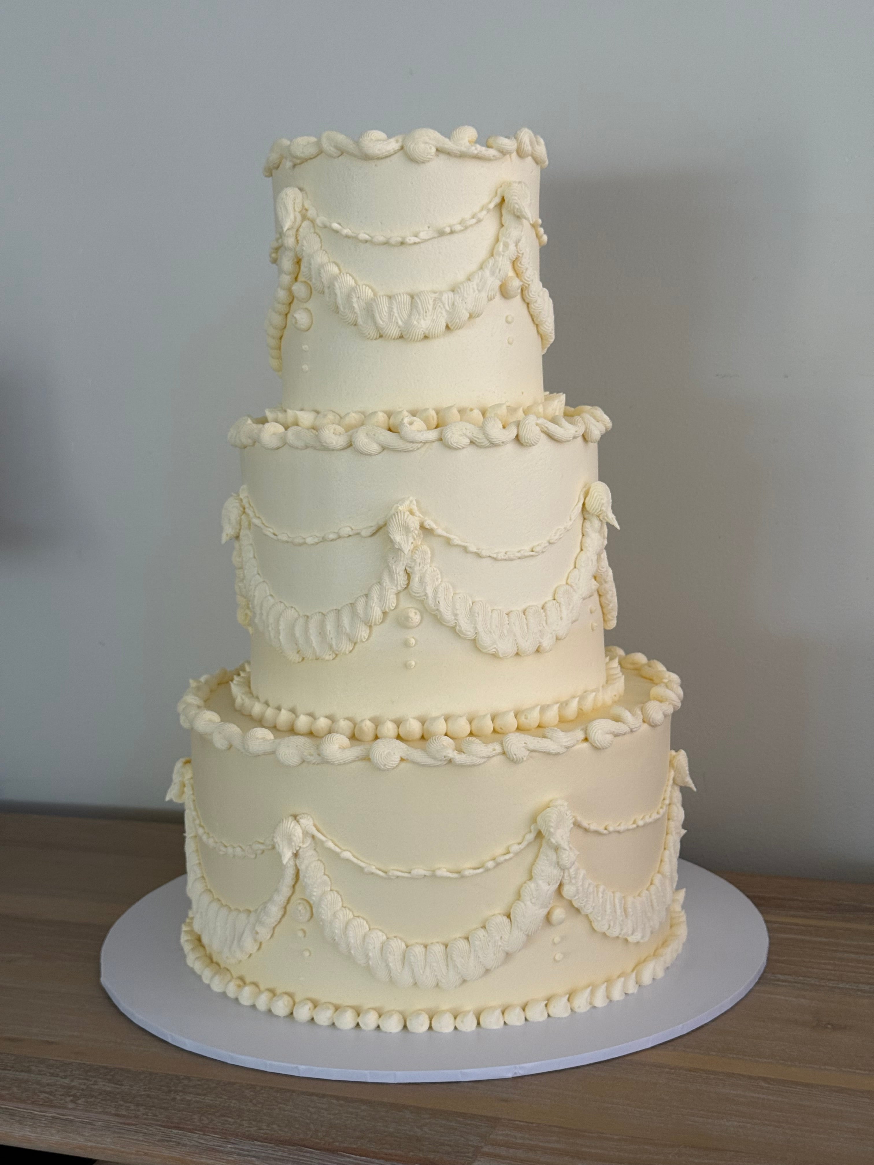 *3 tier-vintage retro love story