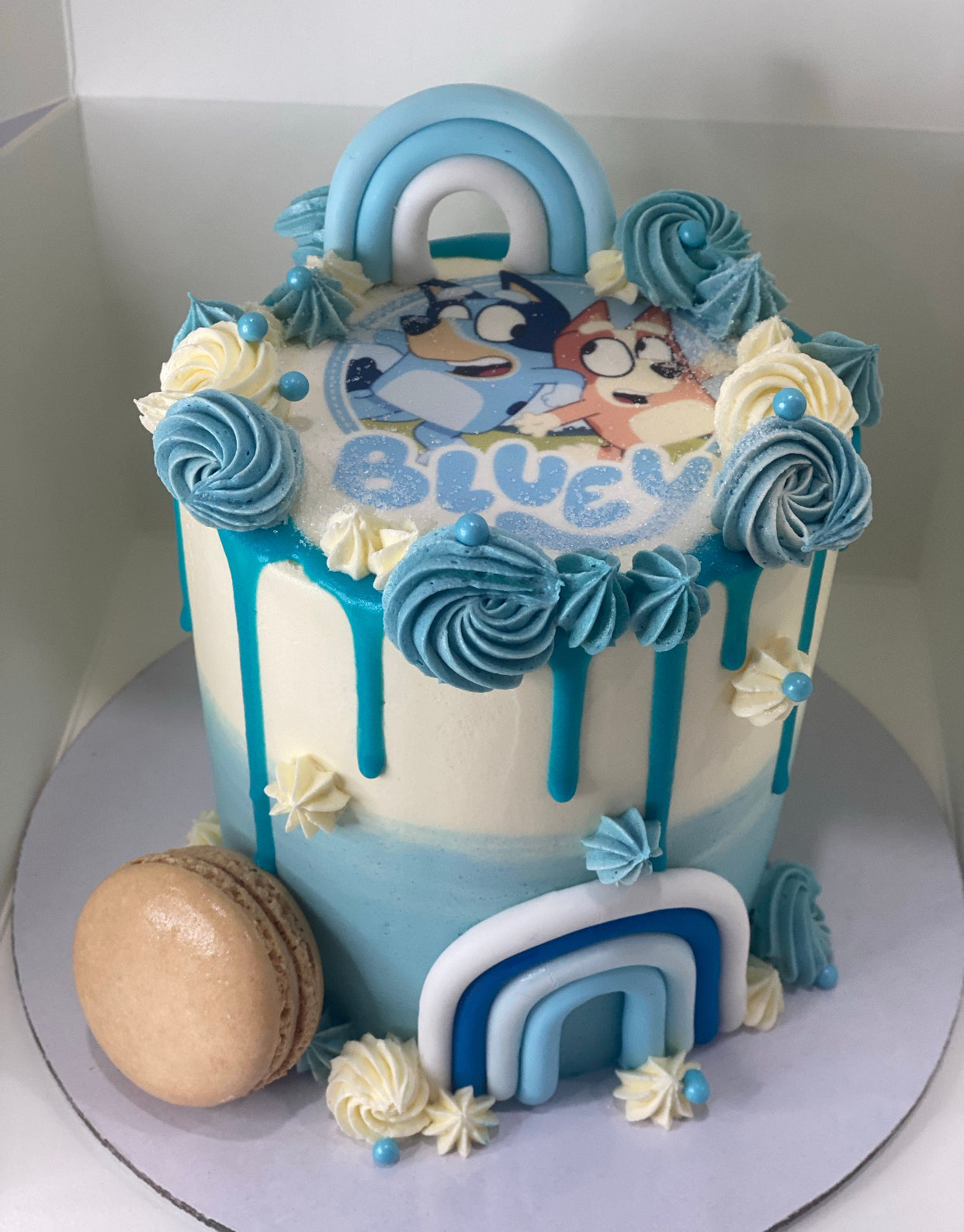 Bluey Rainbow  -Cake