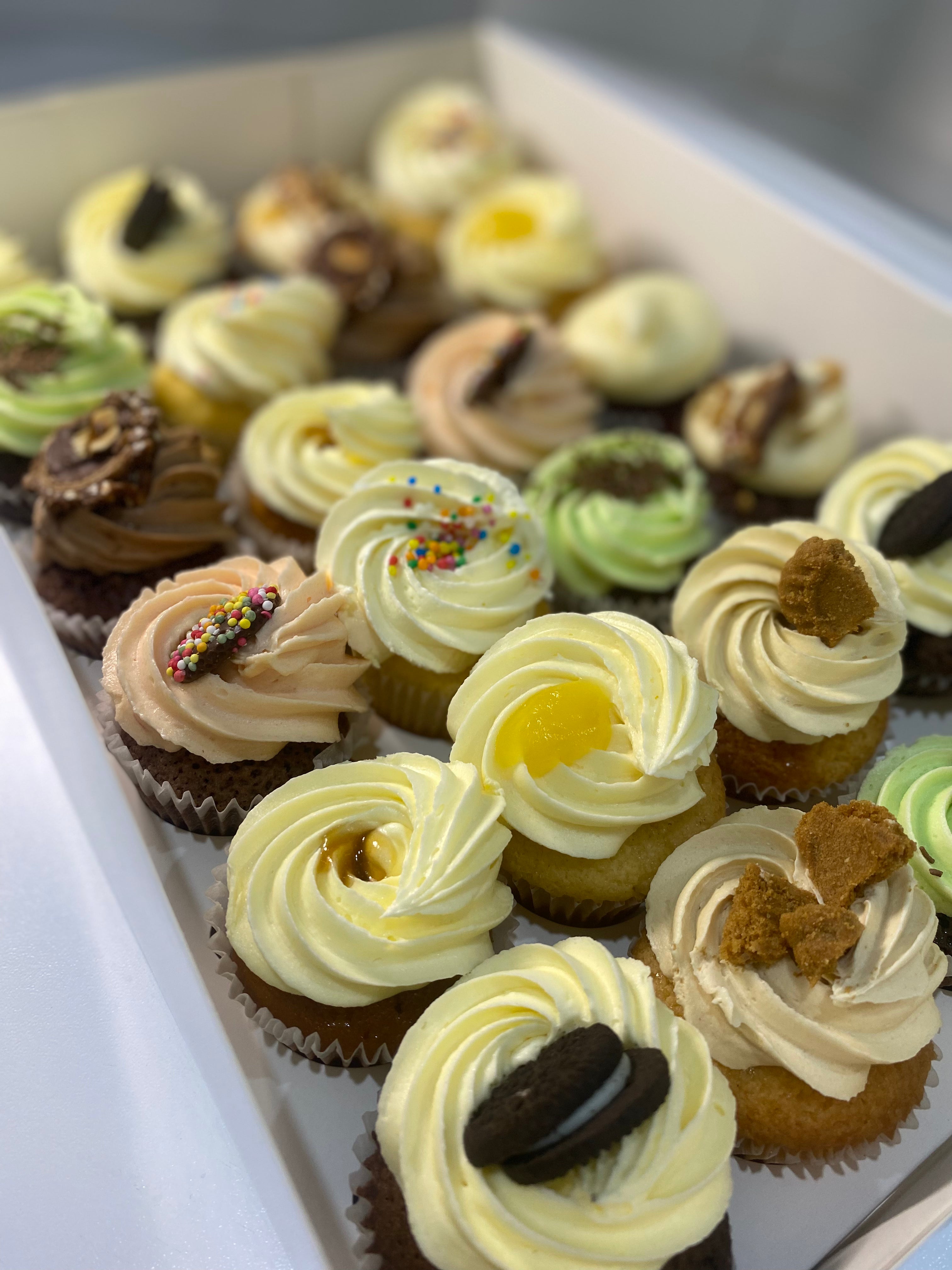 mixed flavours box - cupcakes -24 mini cupcakes